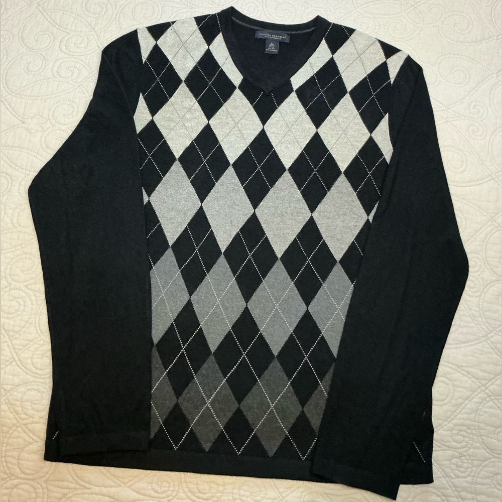 NEW! Banana Republic Argyle V-neck Cashmere Black & Gray Sweater Mens L NWOT